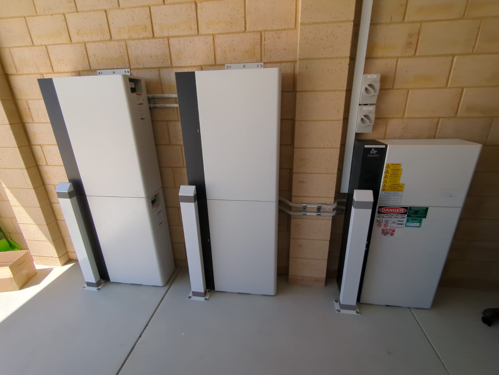 AlphaESS battery and inverter installed in a Two Rocks home